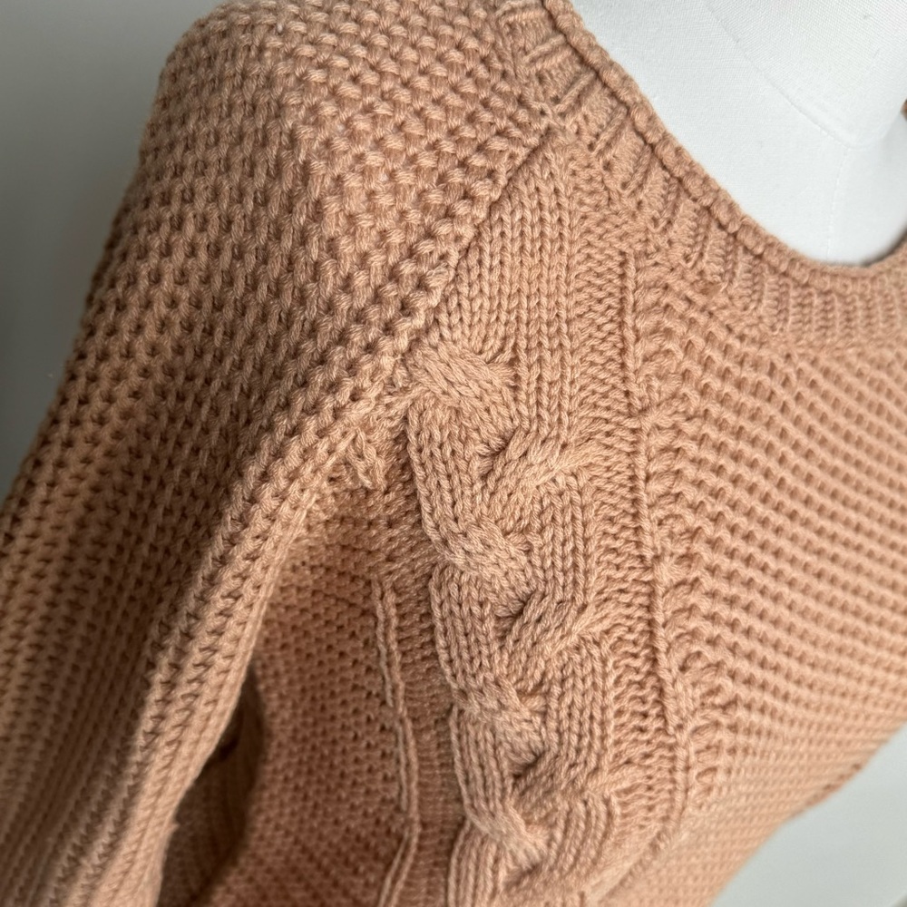 Women’s sweater. Relaxed, Cable knit.